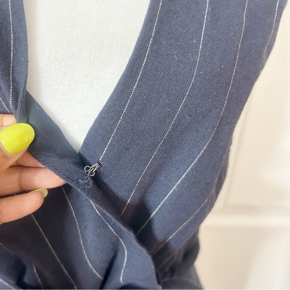 L’AGENCE Joslyn Jumpsuit Linen Navy Ivory Pinstripe (size 4) - Picture 6 of 13